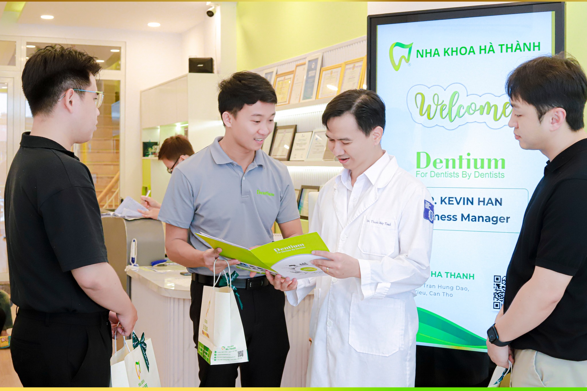 trong-rang-implant-nha-khoa-ha-thanh